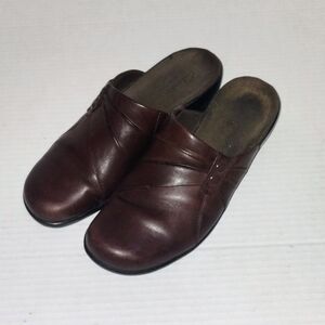 Clarks Women's Brown Leather Mules
